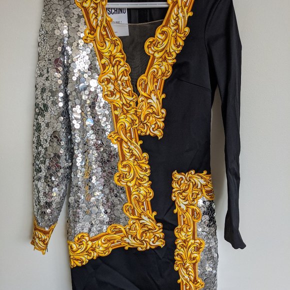 Long Sleeve Sequined Mirror Frame Cocktail Dress - Picture 14 of 15